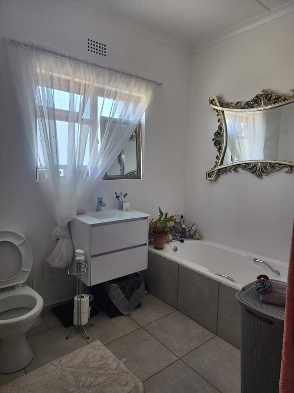 To Let 4 Bedroom Property for Rent in Dwarskersbos Western Cape